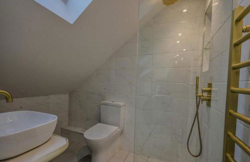 Beautiful Large 3 Bed 2 Bath Flat, Free Parking - Foto 23