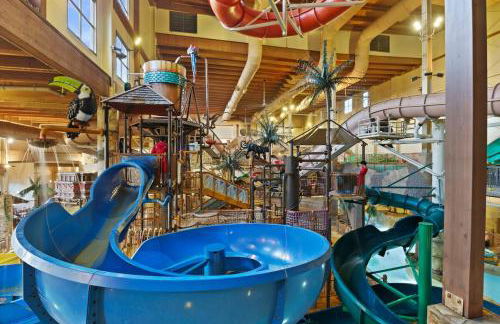 Family Getaway - Outdoor Activity Oasis - Mins to Downtown and Water Parks - Jacuzzi - Game Rm - Foto 56