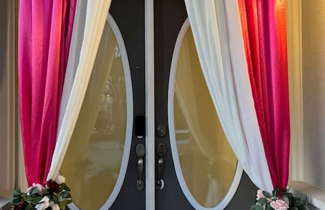 Luxury Retreat Modern Spacious 4 Bedroom Home - Photo 25