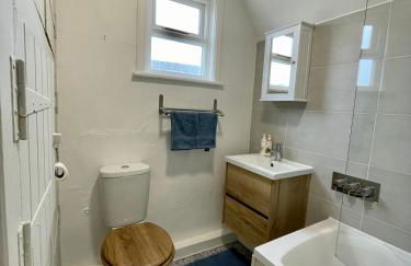 Cosy Coastal 2-Bedroom Cottage with Hot Tub and Log Burner - Foto 29