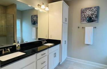 Luxury 4 Bedroom Home and private deck by MCG 6 - Foto 24