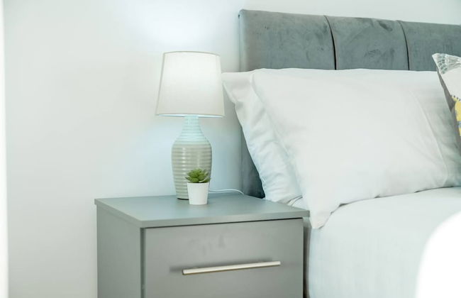 Skyvillion - River View Mins To O2 & London Excel - Photo 9