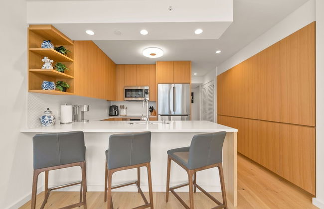 Sky Ala Moana 4209 2 Bedroom Condo by RedAwning - Photo 11