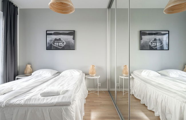 New 1BR Home with Balcony next to Railway Station - Foto 6