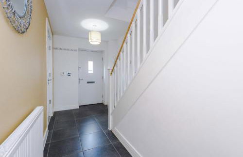 R&R - Modern Townhouse near Etihad & City Centre (5 Bedrooms, Free Parking) - Foto 44