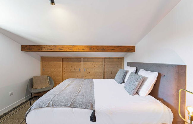 4 Bedroom Duplex With Large Balcony and Parking - Foto 2