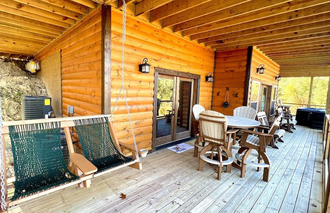 Lazy Bear Lodge 5 Bedroom Cabin by RedAwning - Photo 45