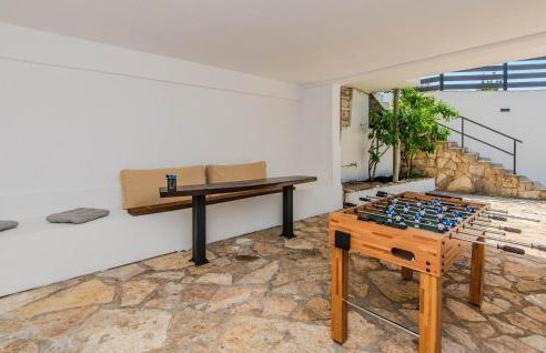 Gorgeous Home In Popovici With Wifi - Photo 8