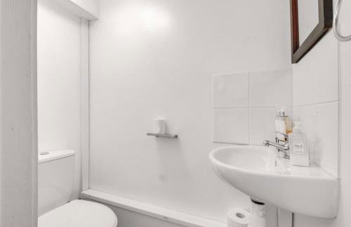 4 Bed House-Garden-Parking-15 min Elizabeth Line - Foto 12