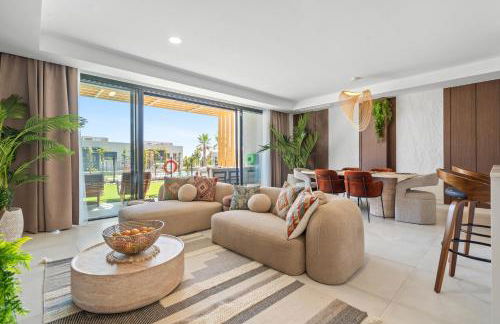 Evergreen Exclusive - Photo 1