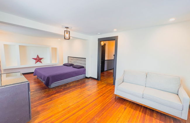 The Pub with Private Yard & Parking, Near the Falls & Casino by Niagara Hospitality - Foto 6