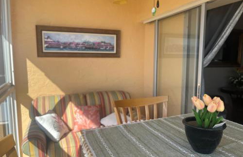 Gorgeous 2 Bedroom Waterfront Condo - Foto 5