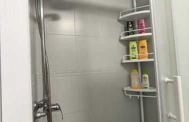 37m2 lumineux face gare SNCF, WIFI, NETFLIX, café et thé offerts - Foto 11