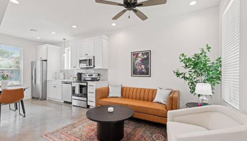 NEW Couyon House Luxury Amenities Fast WiFi 65 TV - Foto 2