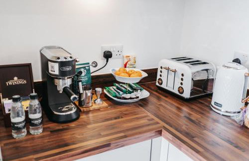 Oakgrove Apartment - 2 Bedroom with Terrance and private parking - Foto 8