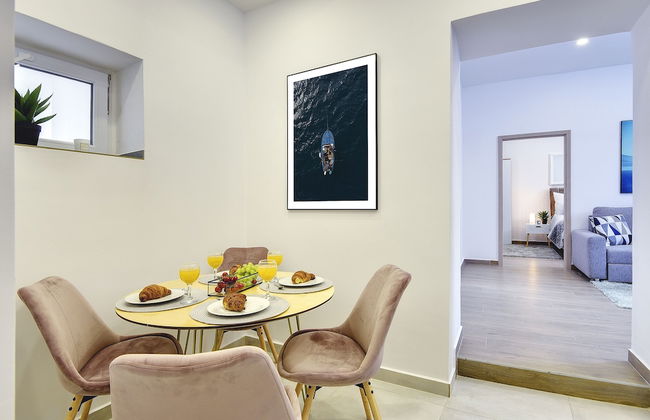 D&A Central Luxury Apartments - Photo 55