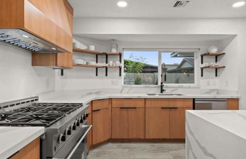 Modern Cactus Home - Luxe with Spa-baths Pool & Firepit - Foto 26