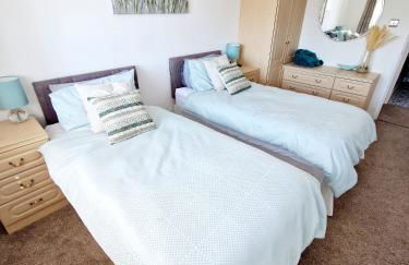 Number 10 - Photo 13