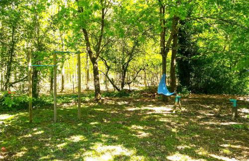 Le Parc Jean Édouard - Spa avec jacuzzi privé - Superbe villa 4 chambres - 9 couchages - 6 lits - Poêle - Parking - Climatisation réversible- Terrasse ombragée et grand jardin - Foto 14