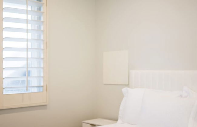 Waterfront Retreat With Stunning Views Modern Co - Foto 35