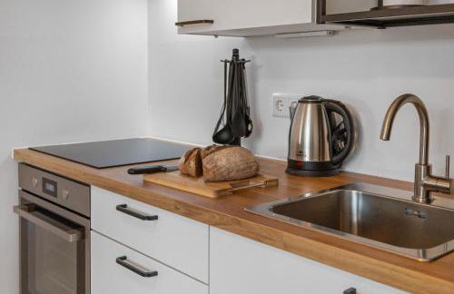 Exklusives Studio - Zentral Innenstadtlage - Kostenloser Parkplatz - Aufzug - Modern für bis zu 4 Personen - Smart Home - Foto 29