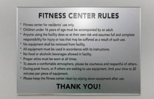 Cozy Uptown apartment with Gym and Swimming pool - Photo 10