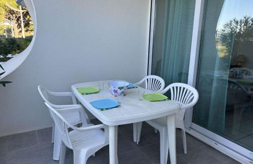 Port Camargue, T2 climatisé, terrasse, parking, animaux admis - FR-1-250-219 - Photo 5