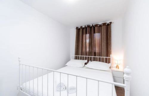 Stone House Prapatna-Two Bedroom Holiday Home with Swimming Pool - Foto 15