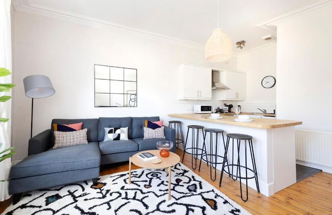 JOIVY Cosy Flat Next to Haymarket - Photo 9