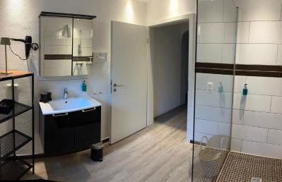 4 Sterne Ferienwohnung Schlossblick Sauna Pool Whirlpool pri - Foto 38