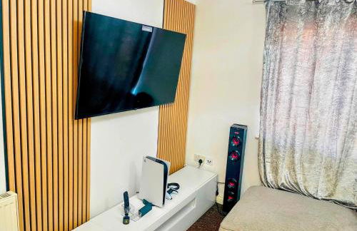 Contractor-Friendly 2BR Gem Wi-Fi Free Parking - Foto 15