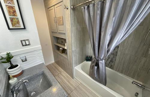 Spacious Ranch 7 min to beach/ airport Pet friend - Foto 9