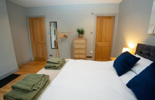 4 Bedroom Winchester Town House, central, parking - Foto 28