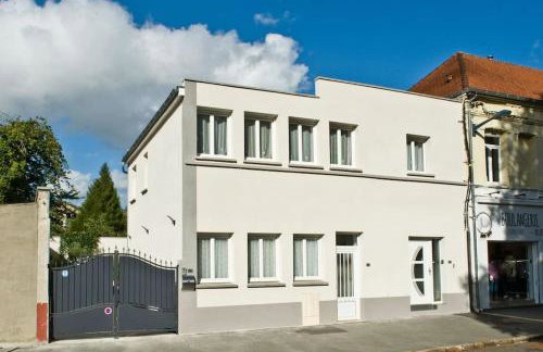 gîte en rdc A 200 m tgv et de la fac A 400 m des places 250 places de parking face au logement - Foto 13