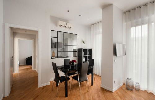 Deluxe Central Apartment - Photo 2