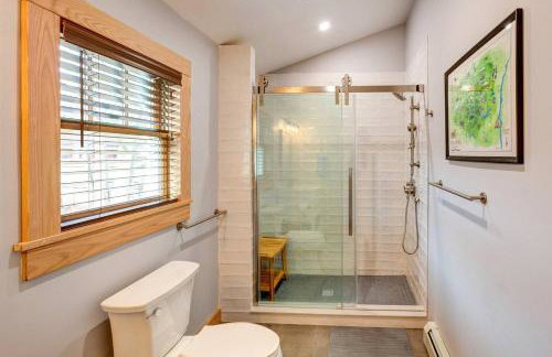 Spacious Arts Crafts Village Home Perfect Summer Base Near Trails Events - Foto 22