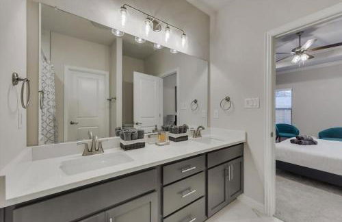 Your Vibrant Dallas Getaway Home - Foto 20