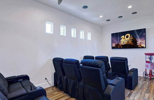 Movie Theater, Game Room, Pool, Hot Tub, & Views Villa Toscana by Avantstay - Foto 28