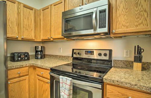 Quiet Disney Condo w/ Balcony ~ 2 Miles to Disney World! - Foto 14