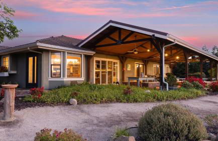 4.5 Acre Secluded Ranch w Panoramic Views • Fire Pit Olive Ranch by AvantStay - Foto 10