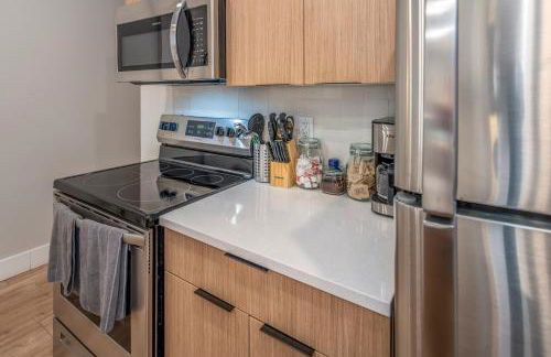 Prime OTR, 3 Lux Queen Beds, Two 55in TVs, Steps to TQL, Findlay Market, Light Rail, Fast Wifi - Foto 4