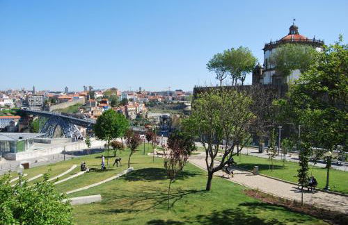 KING SIZE Bed with Air Conditioning near the BEACH & FREE Street Parking - Foto 47