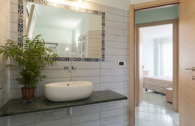 3 bedroom House in Cipressa with garden and terrace - Photo 18