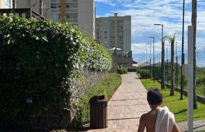 Resort em Barra velha, pé na areia e vista mar - Photo 36