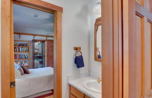 Beautiful Toledo Bend Retreat with Private Dock - Foto 19