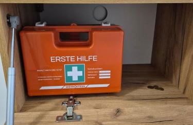 Luxsuite Still und Komfort 2 Balkon Elektrogrill Tischfussball TV-75 Zoll - Foto 6