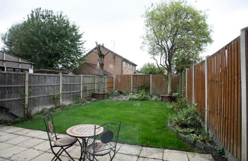Charming Home - Free Parking - Private Garden - Pass the Keys - Foto 14