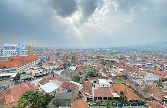 Spacious 3Br At Gateway Ahmad Yani Cicadas Apartment - Photo 19