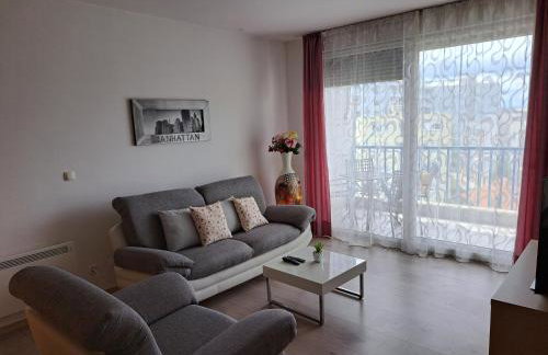 Apartment Holiday in Split, near the old town, three rooms, balcony, garage - Photo 18