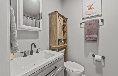 Convenient Apt Close to Downtown - Foto 9